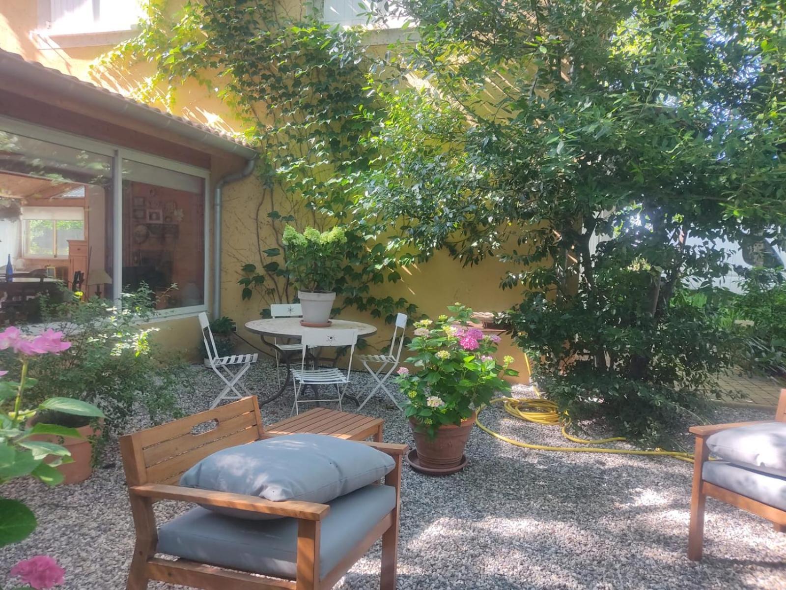 La Frenaie Bed & Breakfast Saint-Cyr-sur-le-Rhone Екстериор снимка