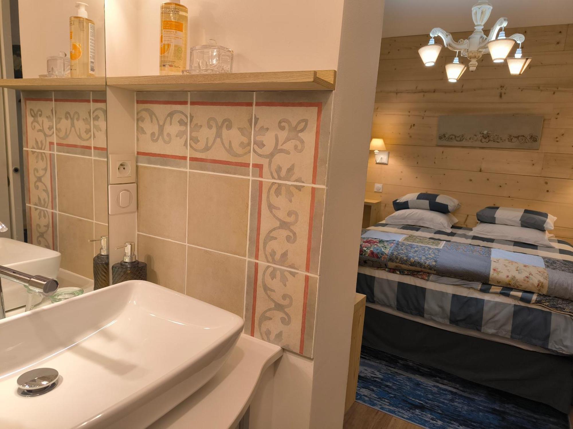 La Frenaie Bed & Breakfast Saint-Cyr-sur-le-Rhone Екстериор снимка