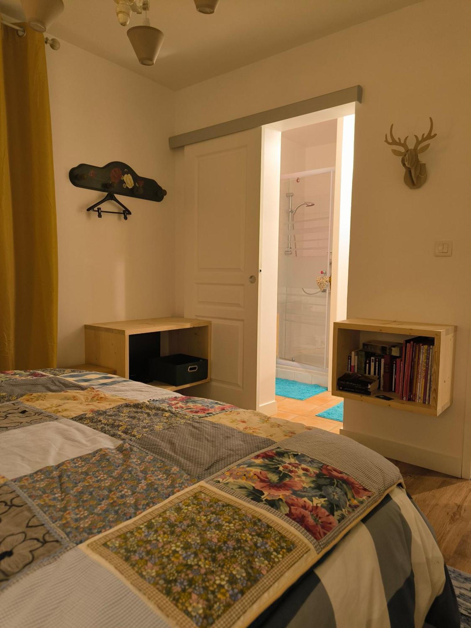 La Frenaie Bed & Breakfast Saint-Cyr-sur-le-Rhone Екстериор снимка
